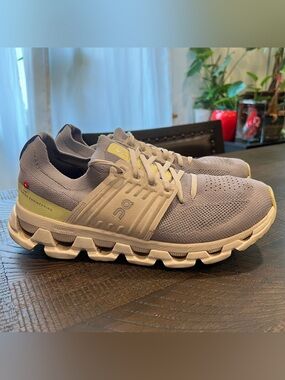 On cloud women running shoes lilac, green, white 10 women